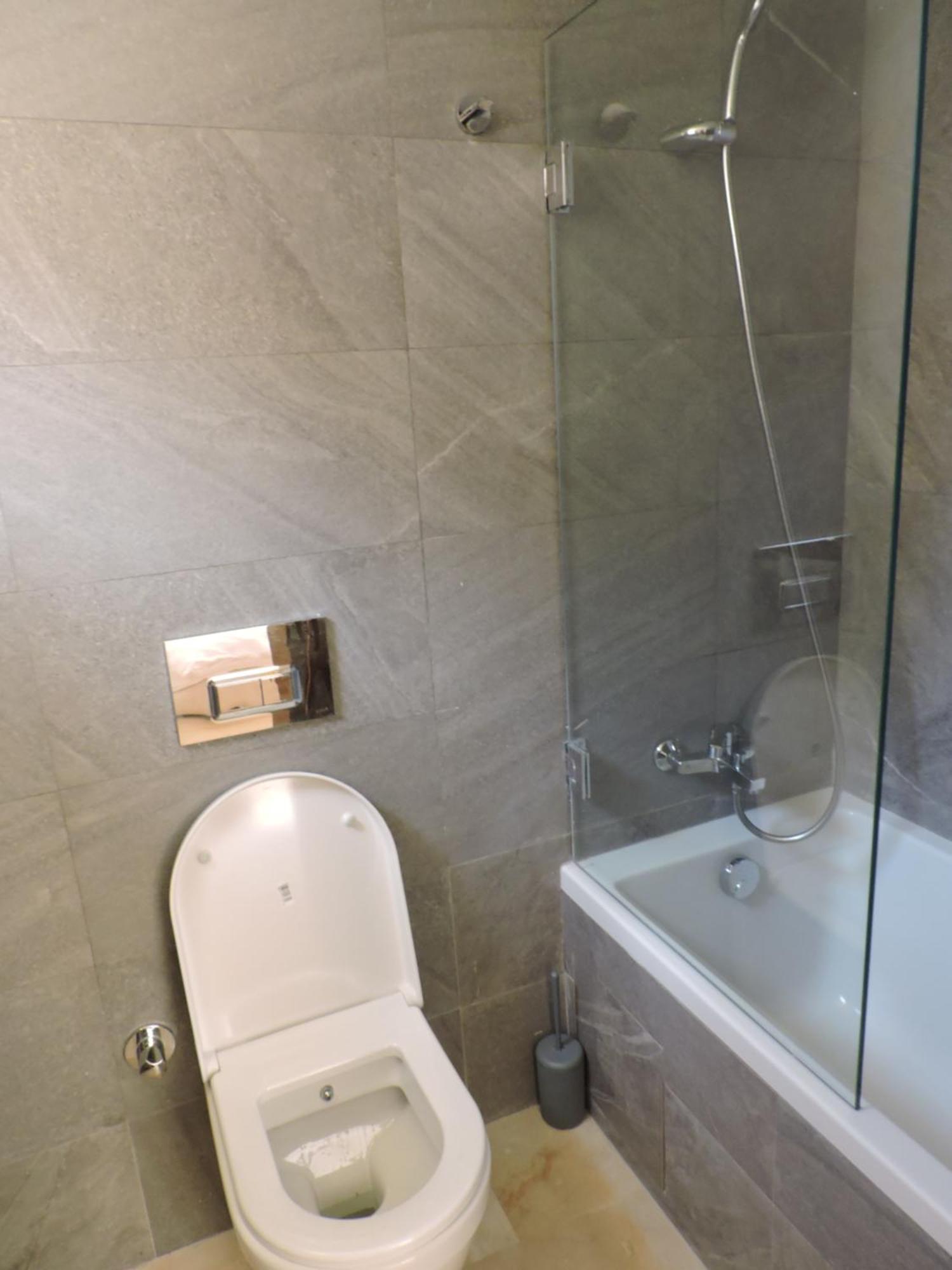 Spacious For 5 In Apartment *